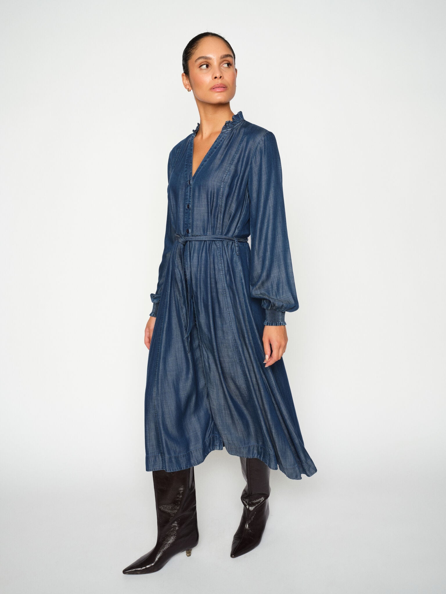 Modelshot / Salute Navy / Detail